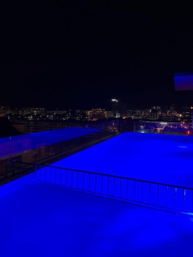 كوتا كينابالو Sky Suite Top Floor With Rooftop Pool & Gym المظهر الخارجي الصورة